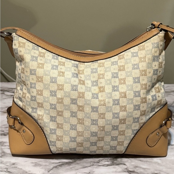 Tan and Cream Checkered Shoulder Bag with Gold Hardware - Picture 2 of 16
